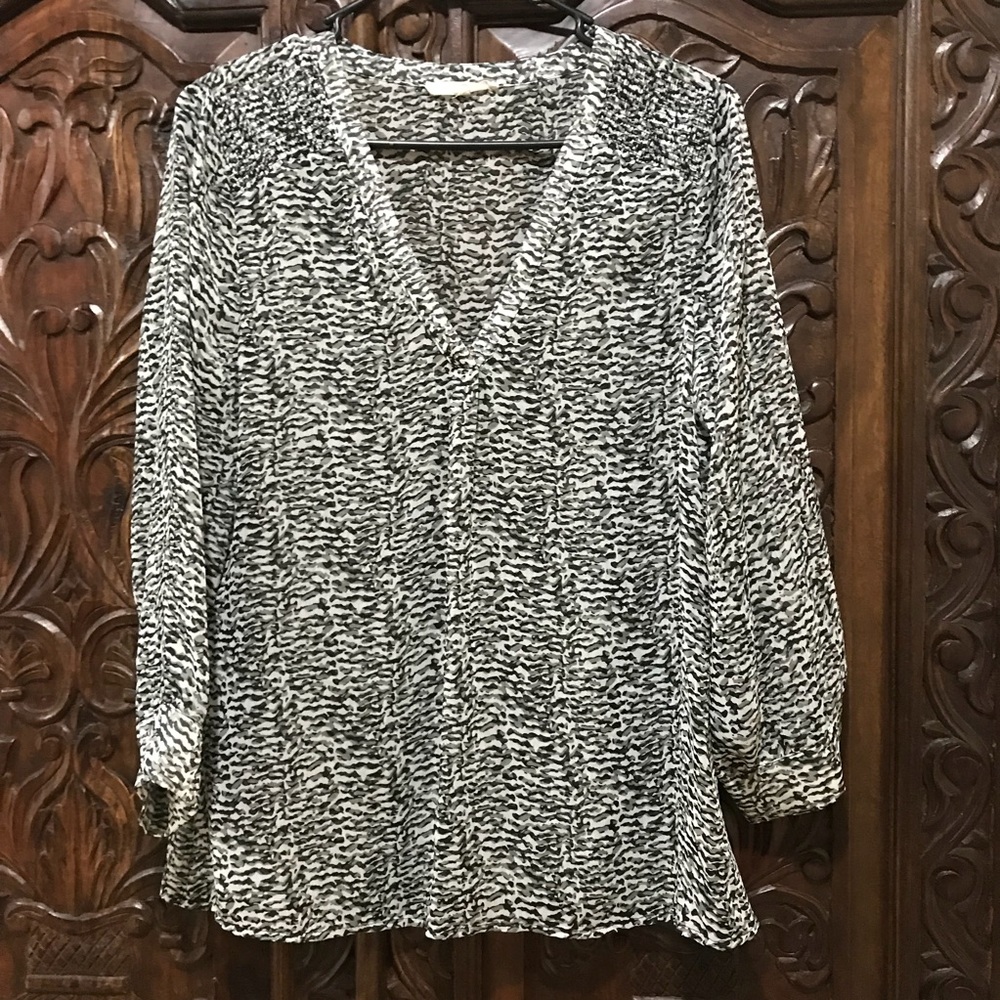 41 Hawthorn Hendrix V-neck blouse from Stitch Fix - Picture 4 of 8